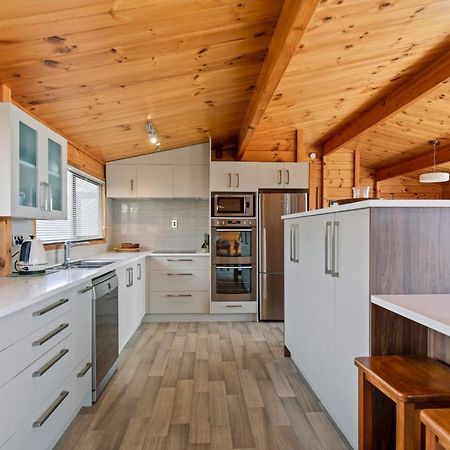 Oceanside Bach - Mount Maunganui Holiday Home ภายนอก รูปภาพ