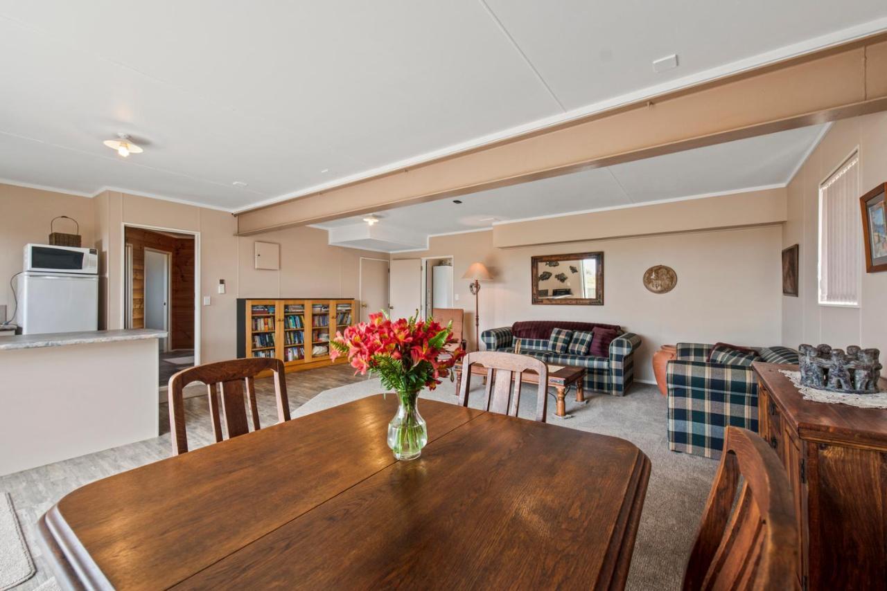 Oceanside Bach - Mount Maunganui Holiday Home ภายนอก รูปภาพ